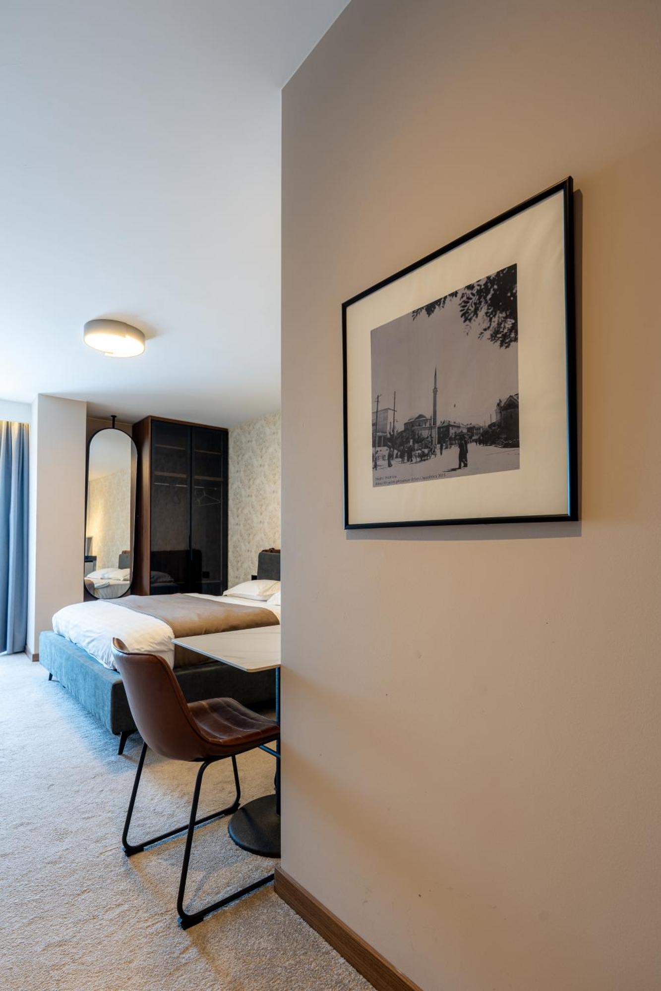 Downtown Apartments Prishtine Bagian luar foto