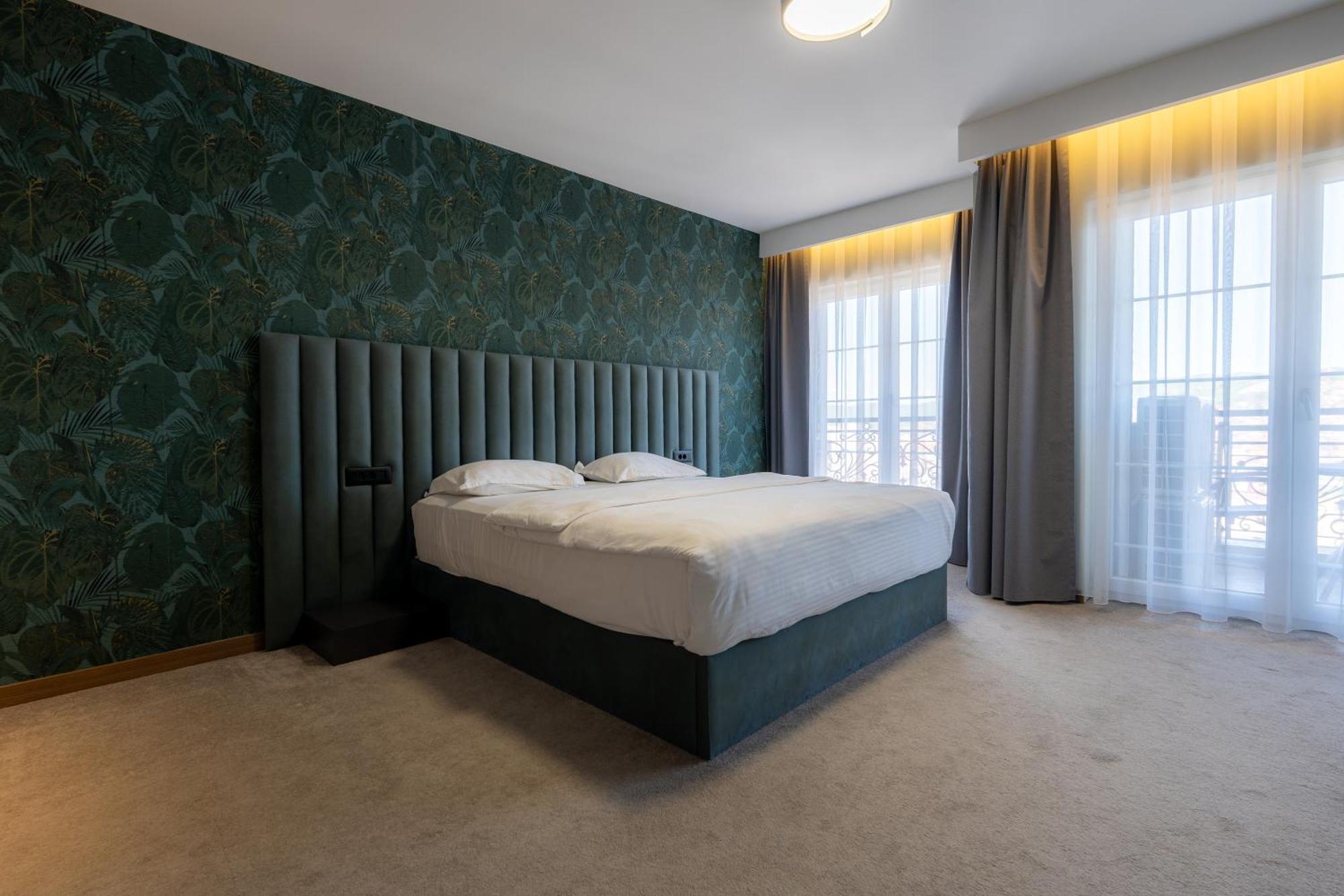Downtown Apartments Prishtine Bagian luar foto